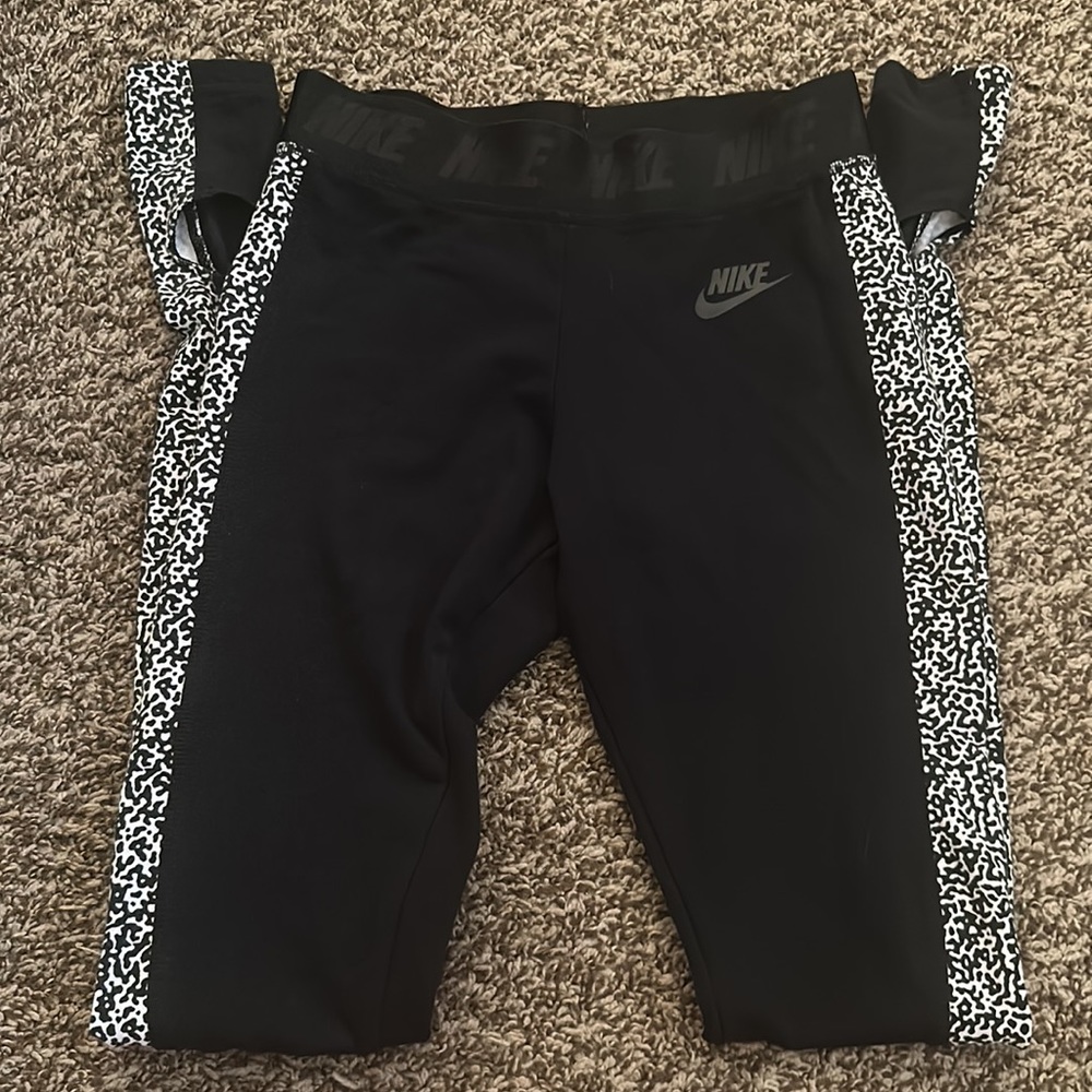 Nike Mid Rise Stirrup Leggings 25” Size XS